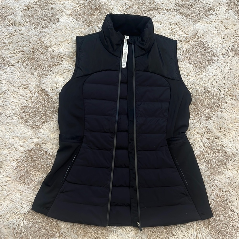 Lululemon Down for It All puffer Vest size 8 Women’s